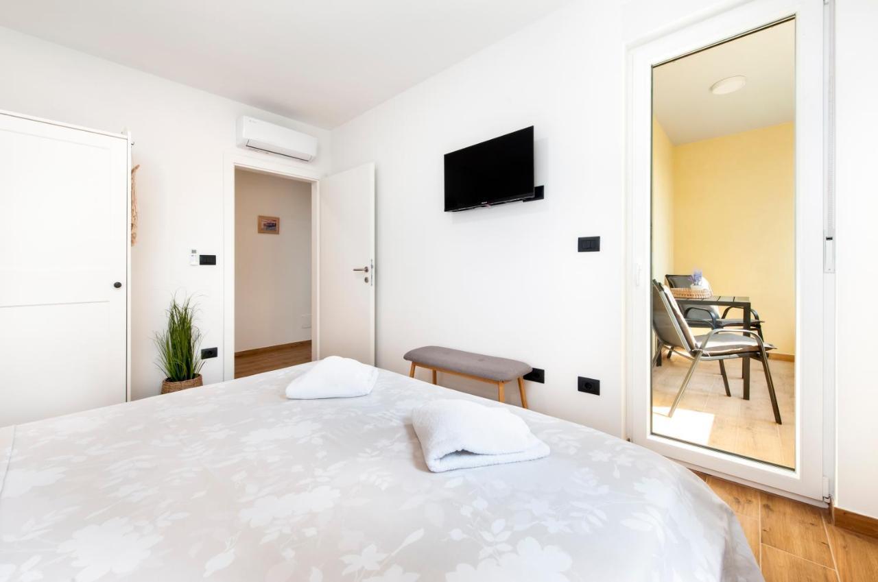 Apartments Sunrise & Sunset Rovinj Exterior photo